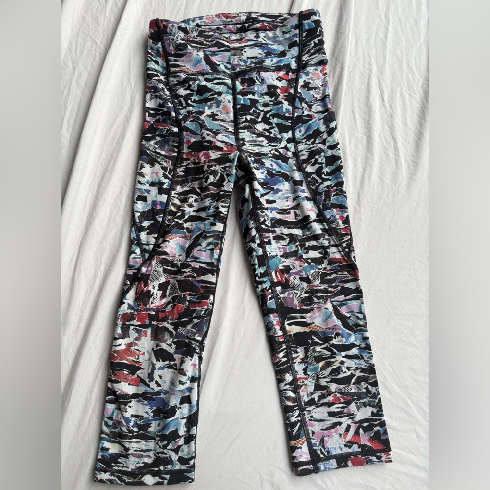 Lululemon abstract pattern leggings 17”